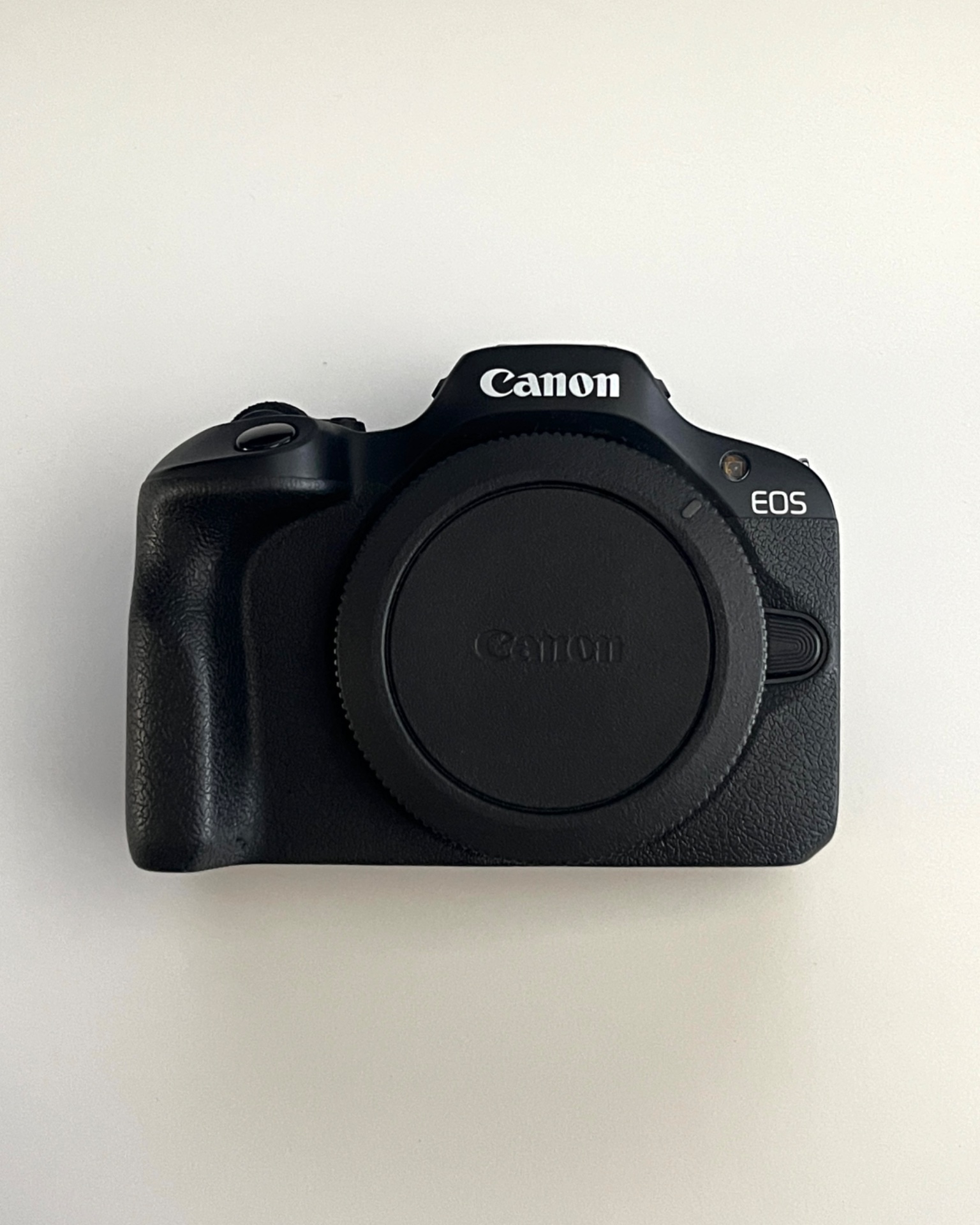 Portada de Vendo canon eos r100 con lente kit y filtros, usada y en perfecto estado!!