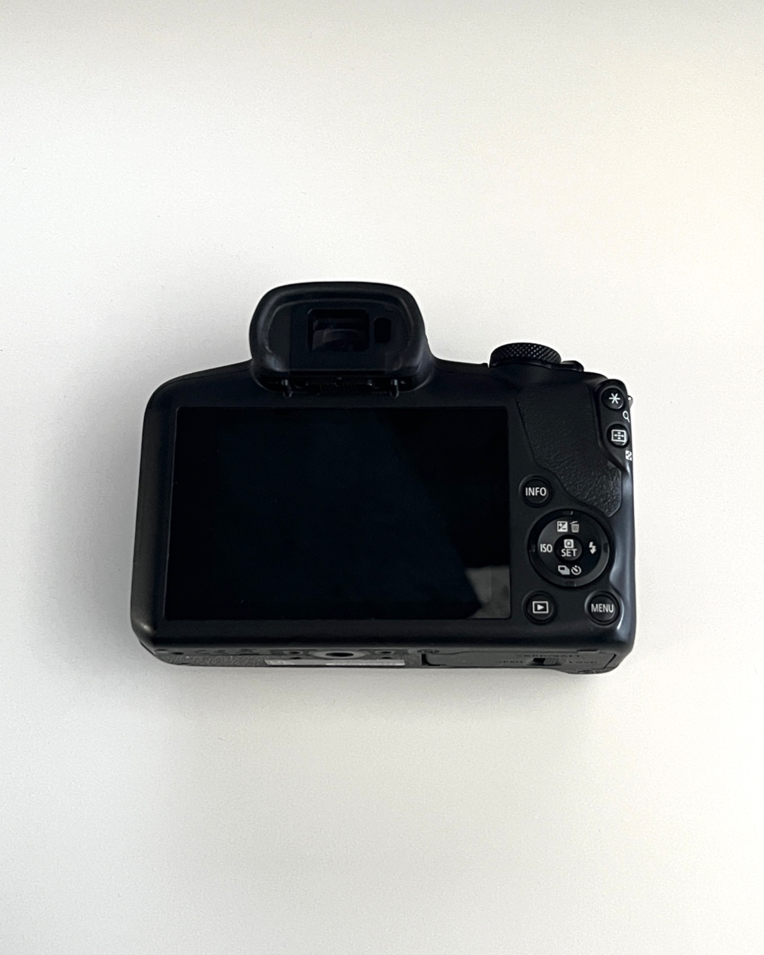 Vendo canon eos r100 con lente kit y filtros, usada y en perfecto estado!! 3