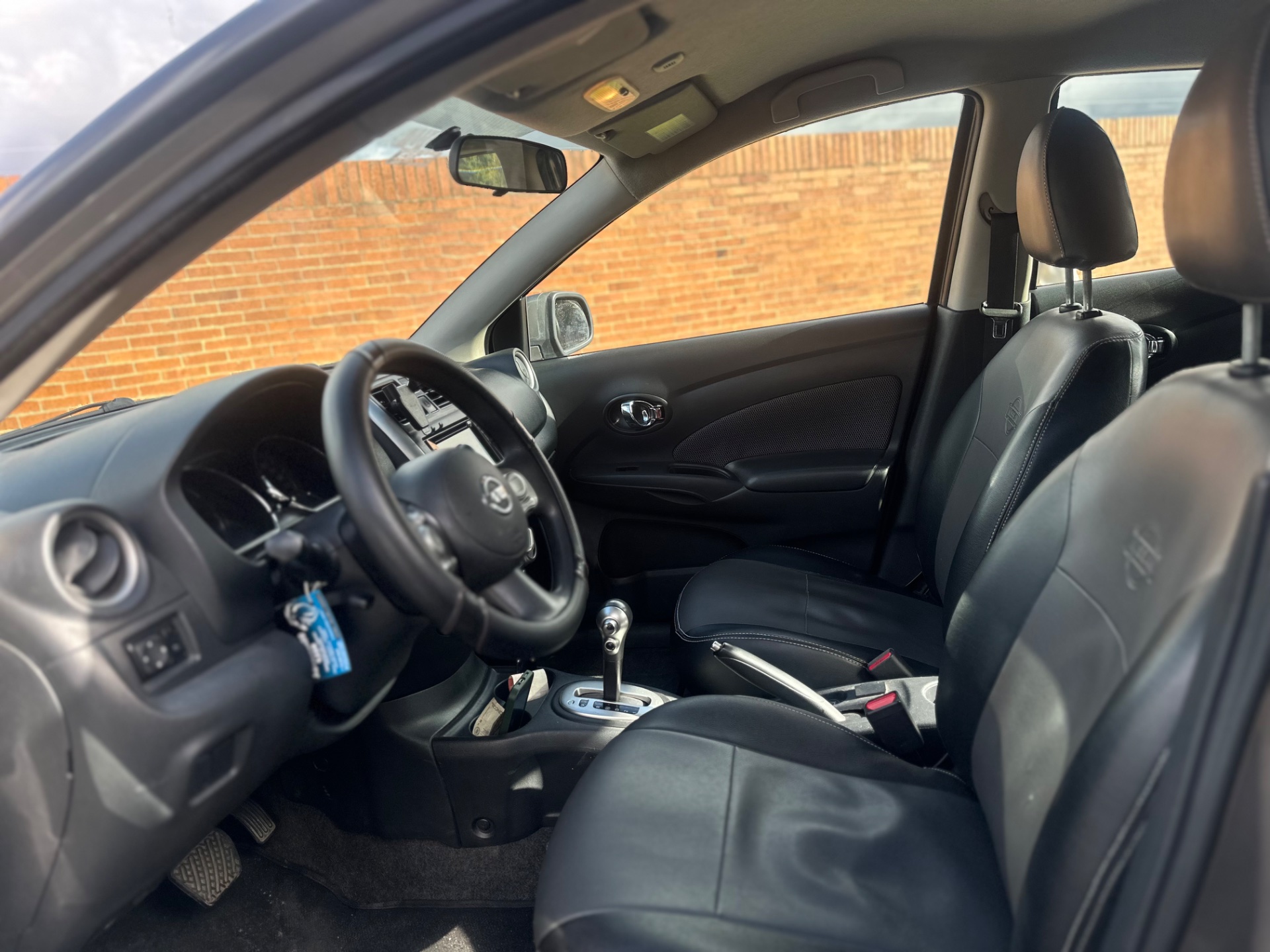 Nissan versa advance 2014 automatico 6