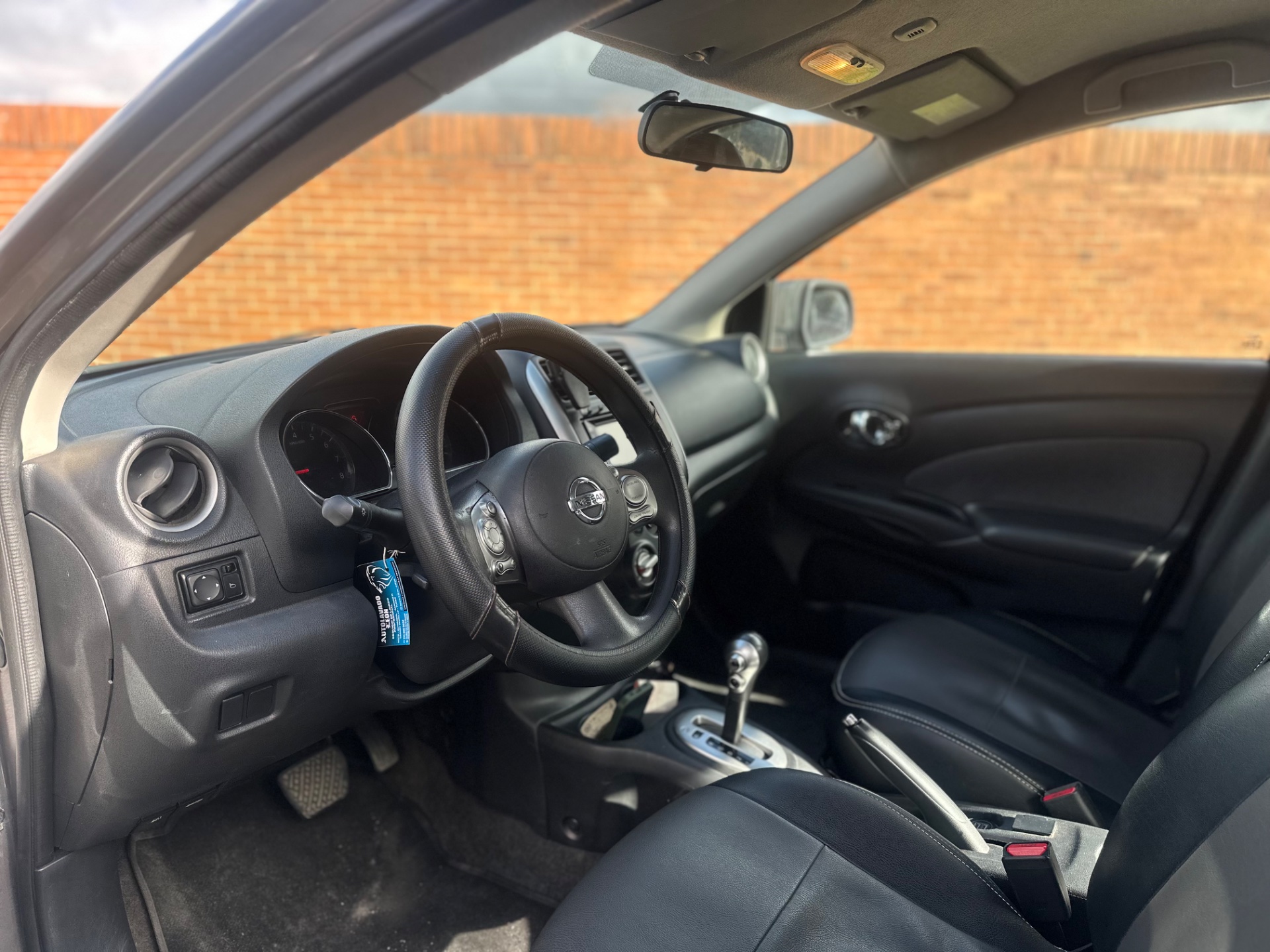 Nissan versa advance 2014 automatico 7